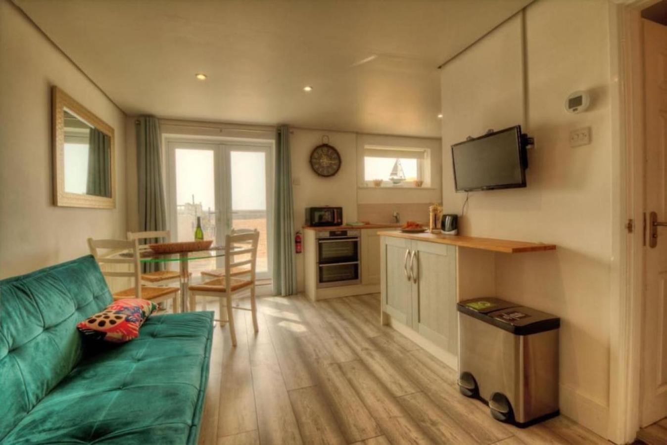 Air Maison - Solent View Beachfront Apartment South Hayling Eksteriør bilde