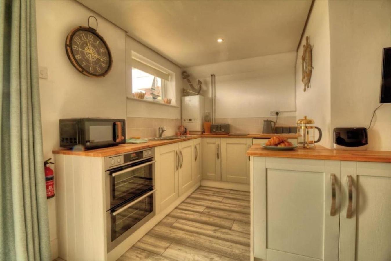 Air Maison - Solent View Beachfront Apartment South Hayling Eksteriør bilde